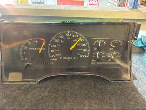 1995 Chevy GMC C/K Truck Instrument Cluster Tach 16166085 OEM 215K Miles