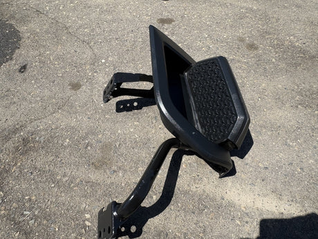 Chevy Silverado 2500/3500 Bed Step Assist RH Passenger | OEM 2020–2025 8FT Box